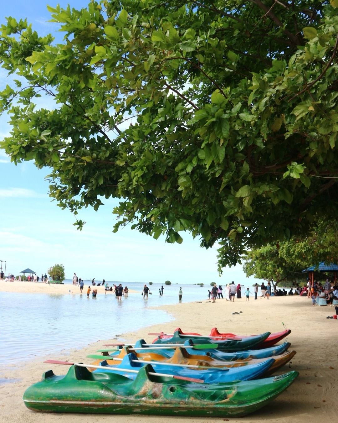 Pantai pasir putih Pulau Seribu