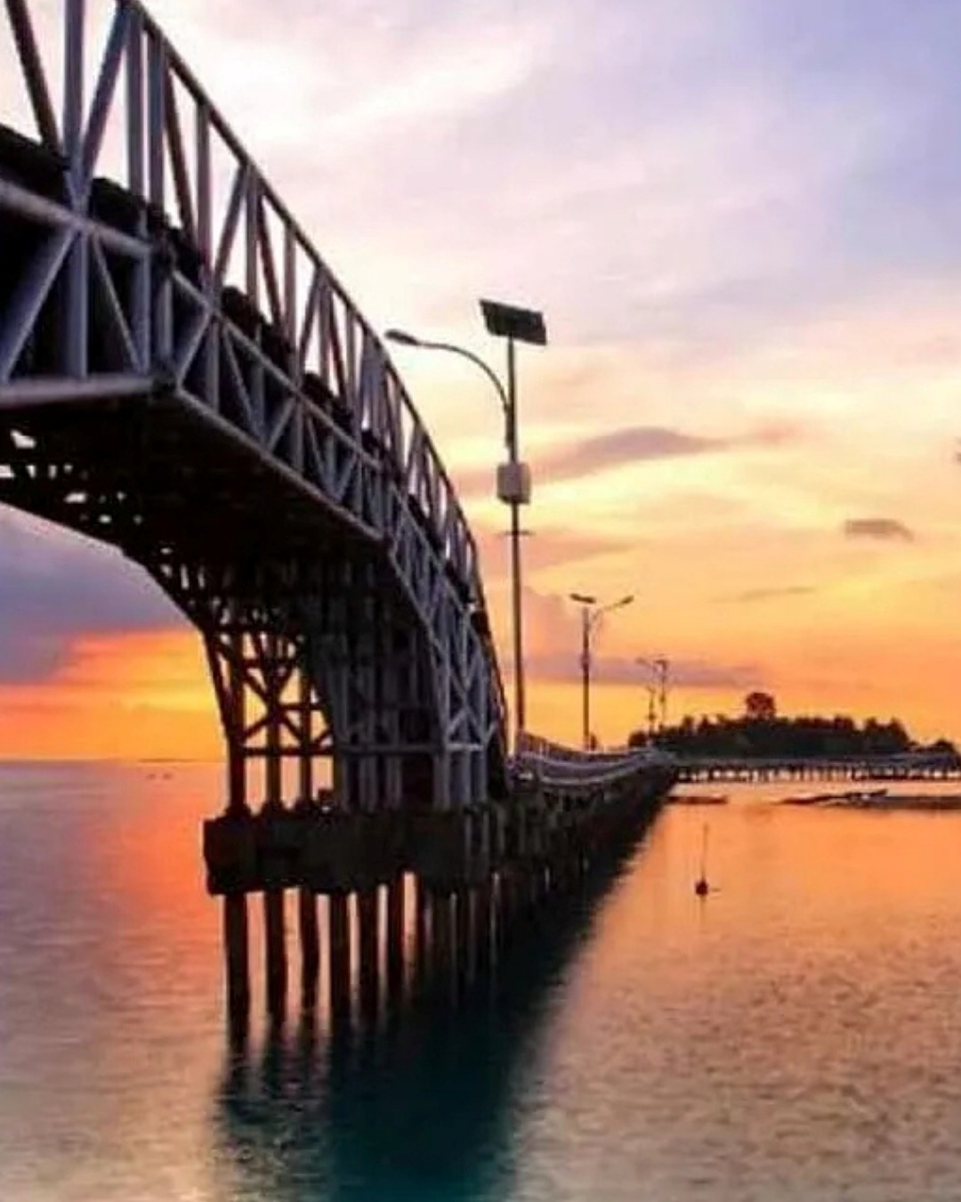 Paket Wisata Pulau Tidung 2D1N - Jembatan Cinta